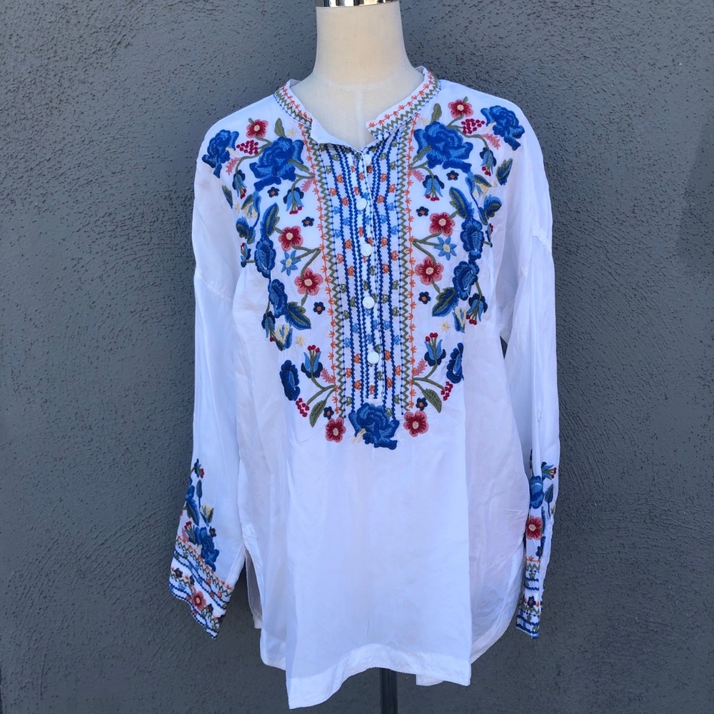 Johnny Was embroidered rayon blouse size S NWT